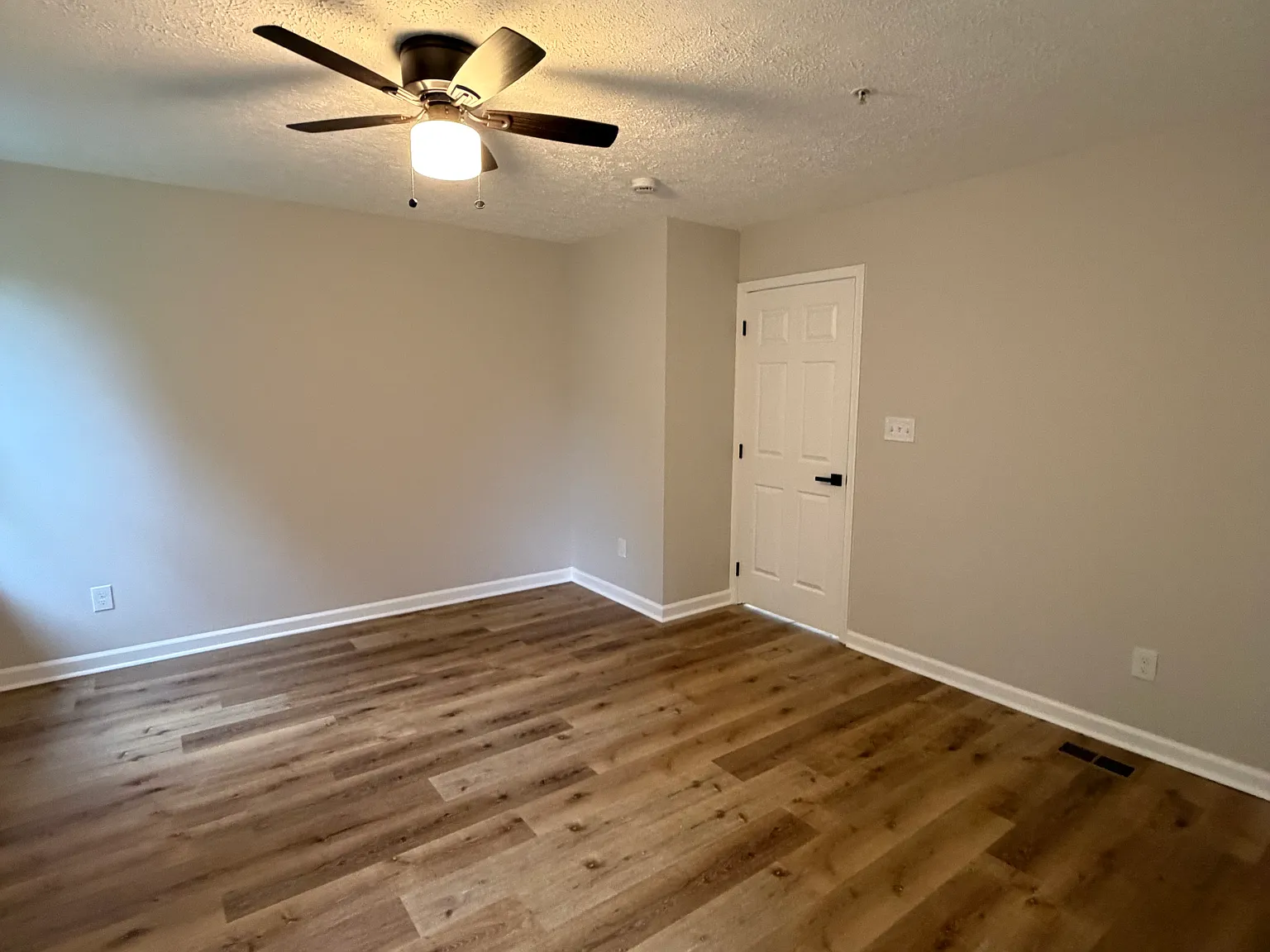 2 bed, 2.5 bath, 1320 sqft, $2,275 — Photo 3