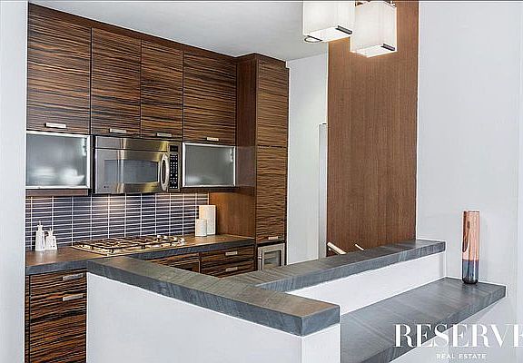 4th image of 101 W 24th St APT 14C