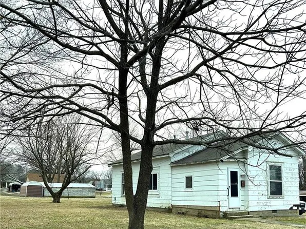 1732 E Oak St, Fort Scott, KS 66701