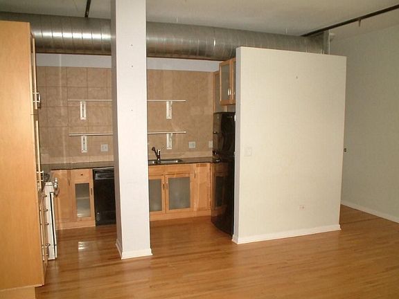 4th image of 2001 S Calumet Ave APT 501