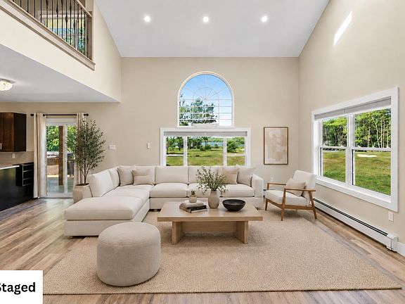 5th image of 360 McGrath Ave