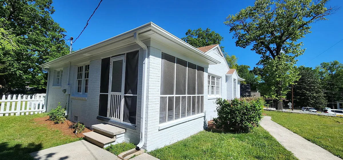 Side View - 1447 Grant Dr