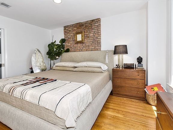 2nd image of 352 Putnam Ave APT 3