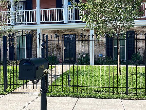 3rd image of 2480 Dreux Ave