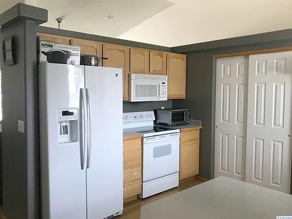 4th image of 8616 Queensbury Dr