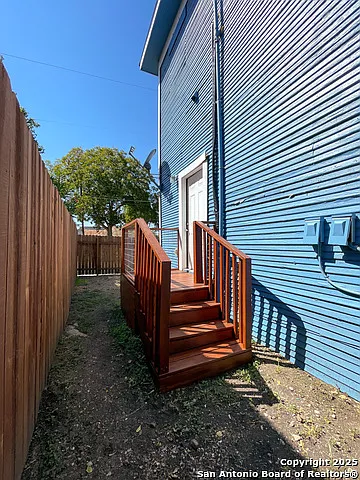 802 Montana St #1 — Photo 15