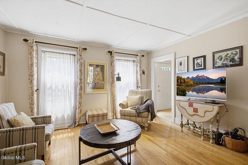 3rd image of 27 Marvin Street