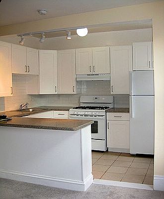 2nd image of 431 E 118th St APT 2