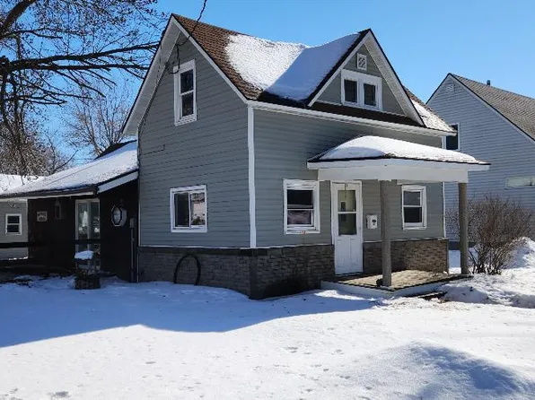 501 4th Ave SE, Wells, MN 56097