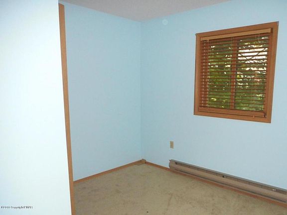 5th image of 2530 Waterfront Dr