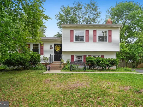 9203 Landgreen St, Manassas, VA 20110
