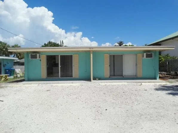 5615 Gulf Dr #A, Holmes Beach, FL 34217