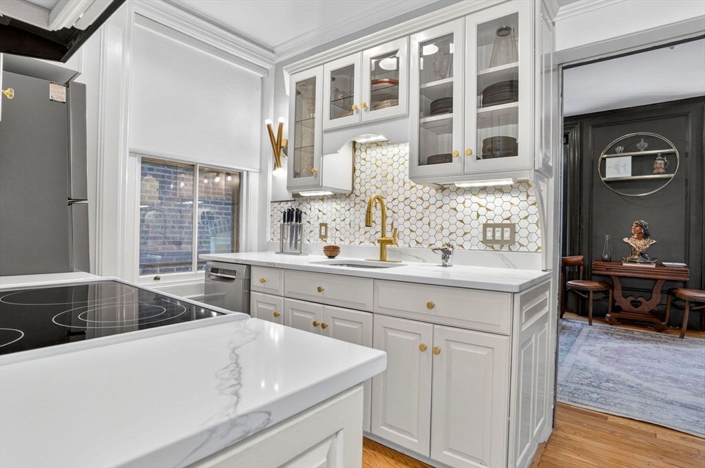 9 Joy St #2, Boston, MA - View 6