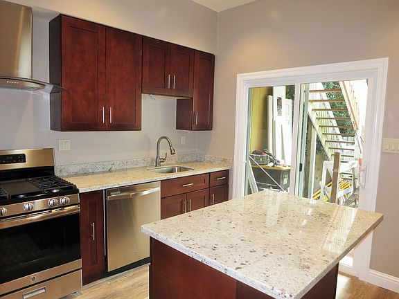 2nd image of 1571 Shrader St