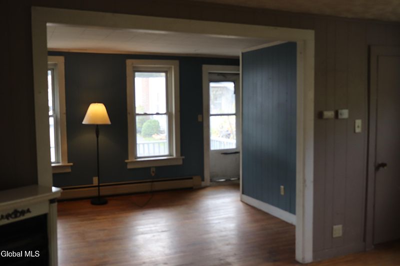 4th image of 5 Carey Avenue