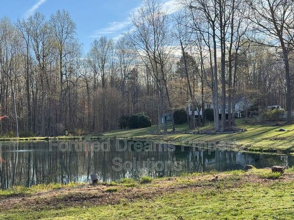 8704 Victory Ln, Liberty, NC 27298