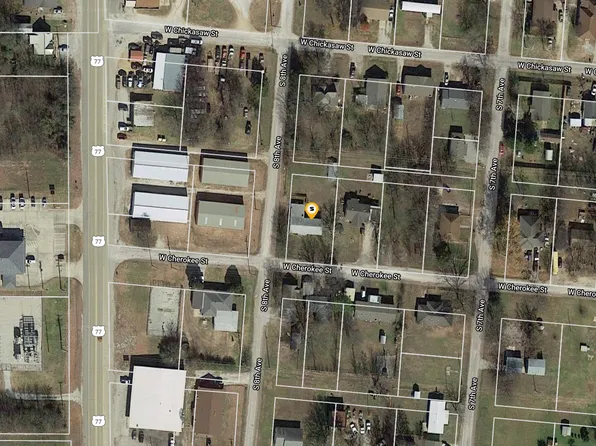 706 W Cherokee St, Marietta, OK 73448