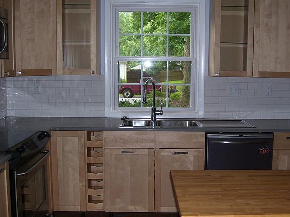 3rd image of 4916 Crosscreek Ln