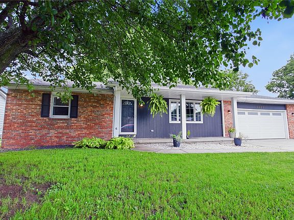 3rd image of 1121 Collins Dr