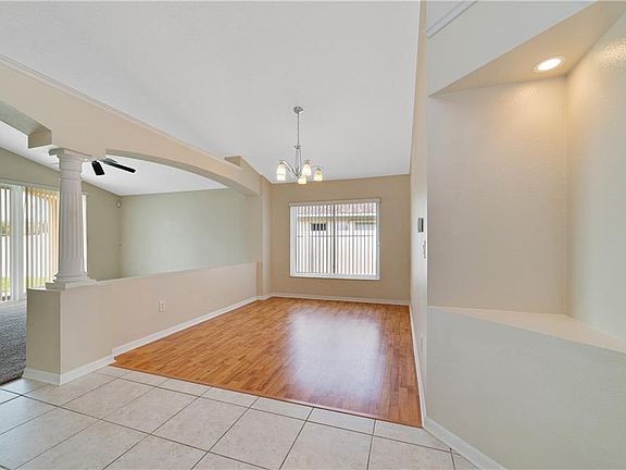 4th image of 19526 Glen Elm Way
