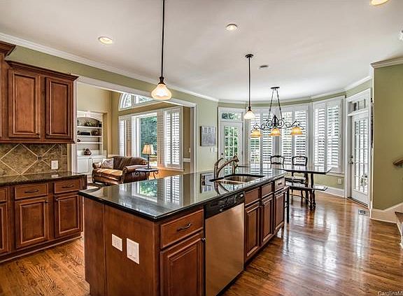 5th image of 1016 Ainsdale Dr