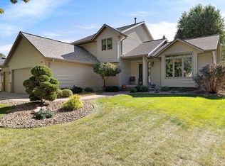 990 Trillium Ct, Eagan, MN 55123