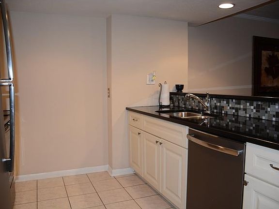 5th image of 9823 Brownstone Dr