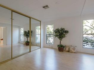 104 Merry Oak Ln, Westlake Village, CA 91361