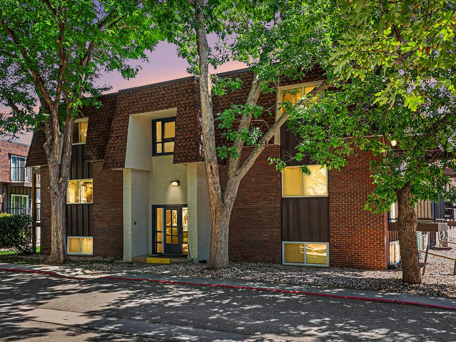 2 bed, 1.5 bath, 975 sqft, $1,500 — Photo 1