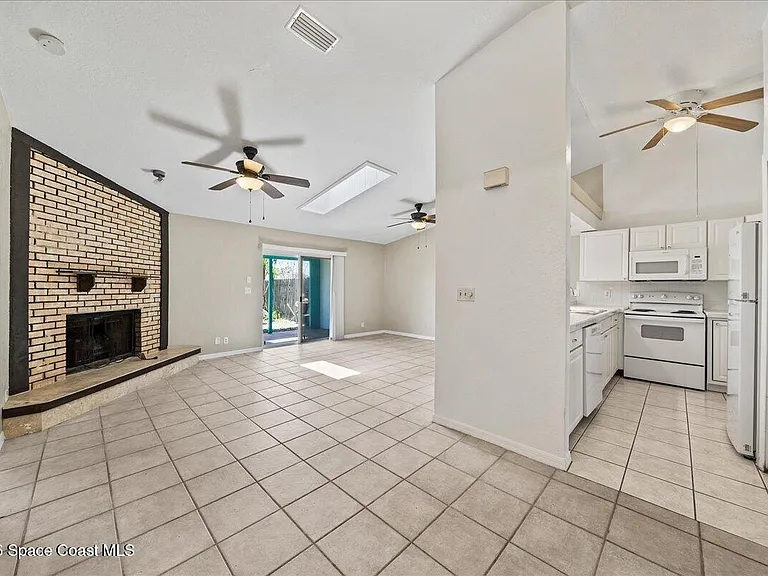 5283 Palmetto Dr #5285 — Photo 4