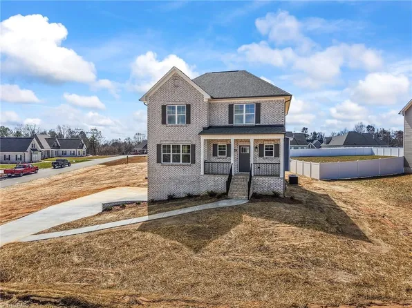 360 Wynnfall Dr, Lexington, NC 27295