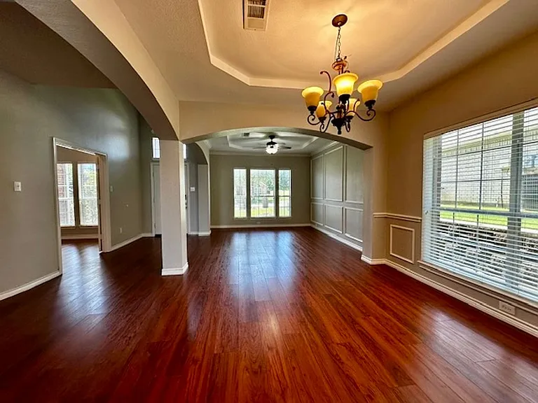 7005 Crenshaw Ln — Photo 26