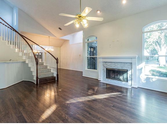 2nd image of 3029 Silver Springs Ln