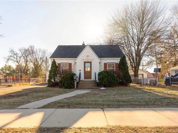 453 West Spruce Street, Chippewa Falls, WI 54729