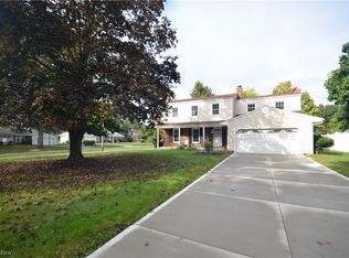 202 Green Hill Dr, Tallmadge, OH