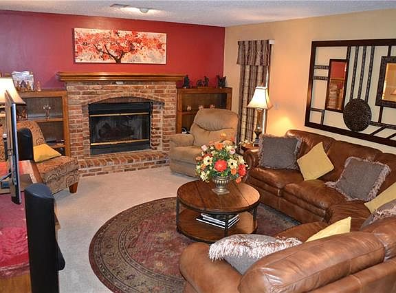 2nd image of 10208 Longwood Ave