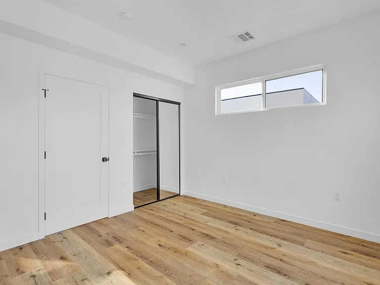 Best Priced Luxury 4 & 5 Bed Townhomes in Mid-City! — Photo 22