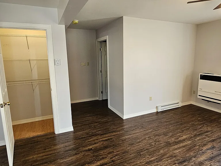 408 Main St — Photo 8