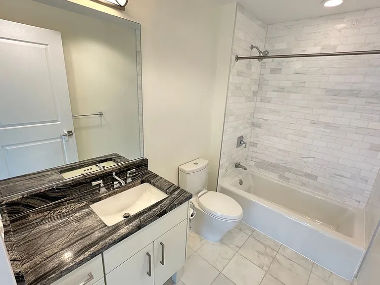 7171 Woodmont Ave #606 — Photo 7