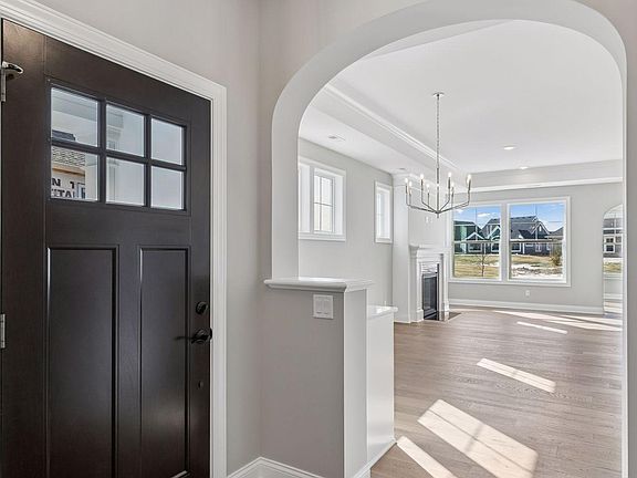 3rd image of 48 Spring Farm Rd