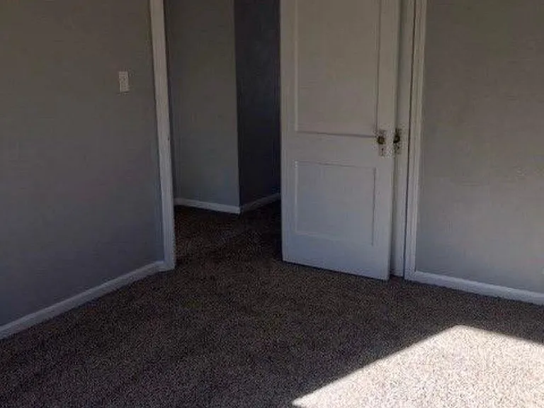 2225 S Grove St — Photo 10