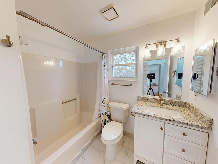 2221 S Huron Pkwy #4 — Photo 16