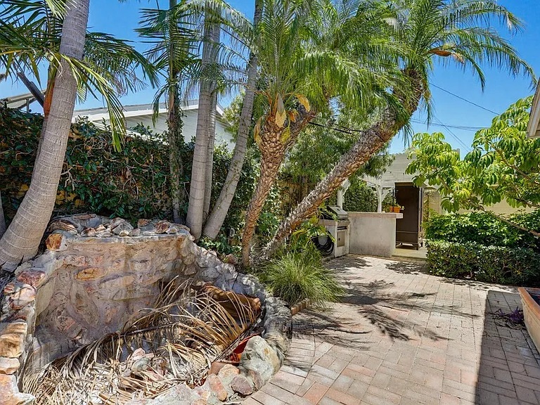 2705 E Jacaranda Ave — Photo 58