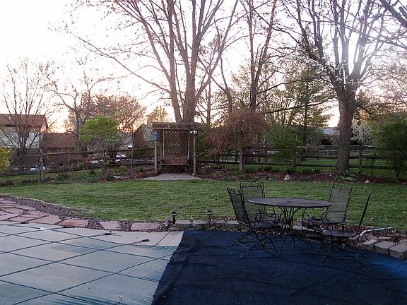 4th image of 1575 Basswood Ct