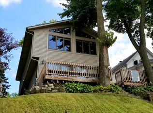 98 Lake Ln, Fox Lake, IL 60020