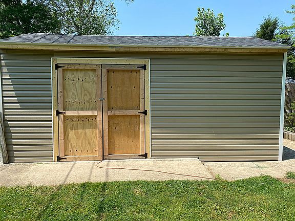5th image of 28 Conestoga Blvd