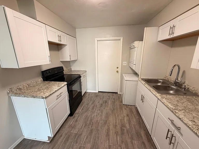 4837 E Willetta St — Photo 5