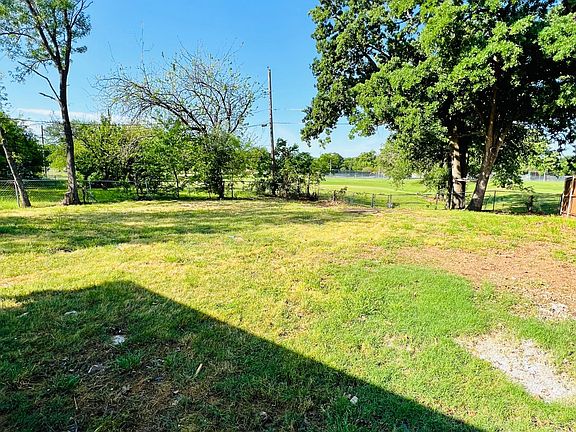 5th image of 1422 Mockingbird Ln