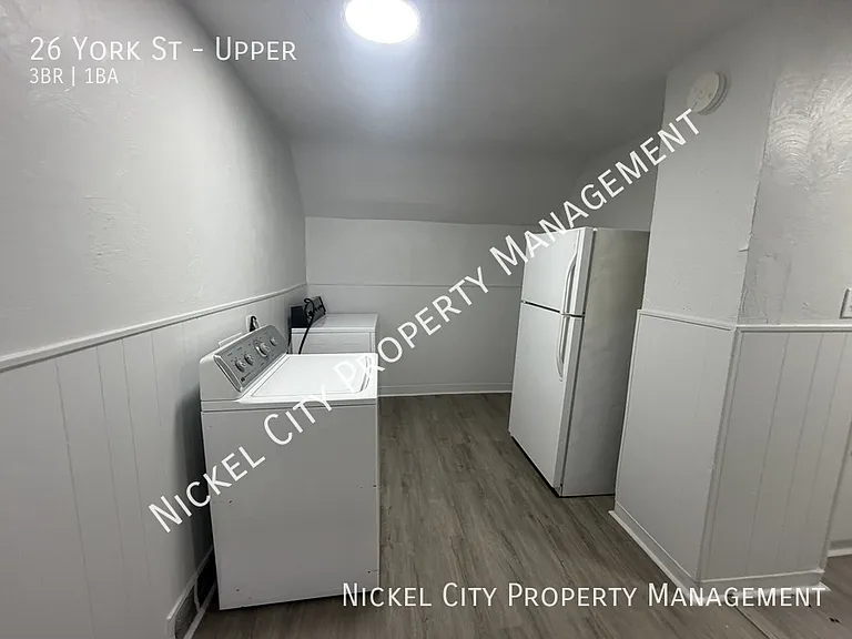 26 York St #UPPER — Photo 8