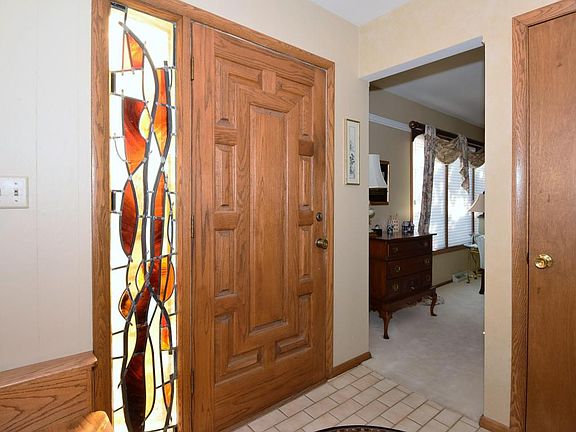 3rd image of 2512 E Donald Ave